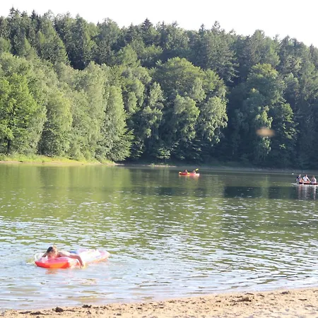 Nad Jeziorem W Karlowicach