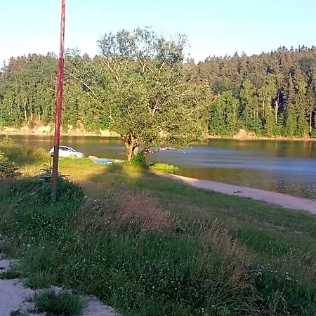 Nad Jeziorem W Karlowicach