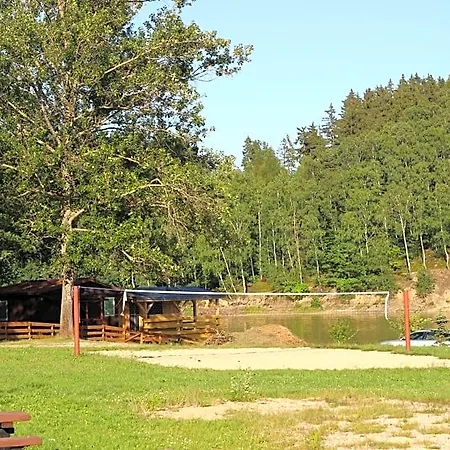 Nad Jeziorem W Karlowicach Alojamento de Turismo Selvagem Karlowice