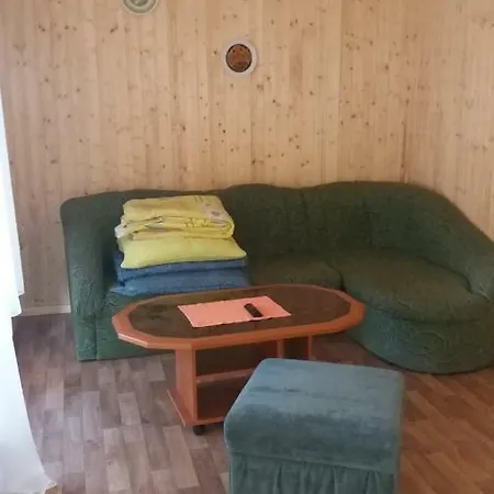 롯지 Nad Jeziorem W Karlowicach *