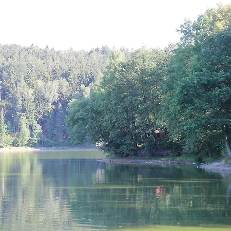 Nad Jeziorem W Karlowicach