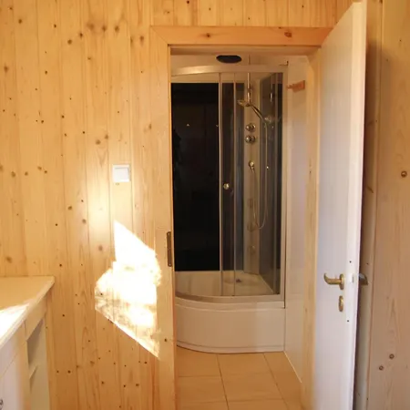 Nad Jeziorem W Karlowicach *