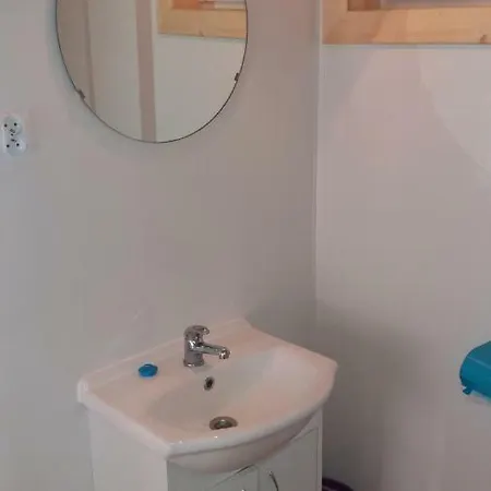 롯지 Nad Jeziorem W Karlowicach *