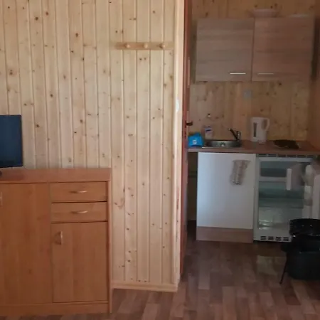 Chata Nad Jeziorem W Karlowicach *