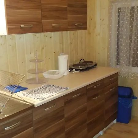 Nad Jeziorem W Karlowicach Chata