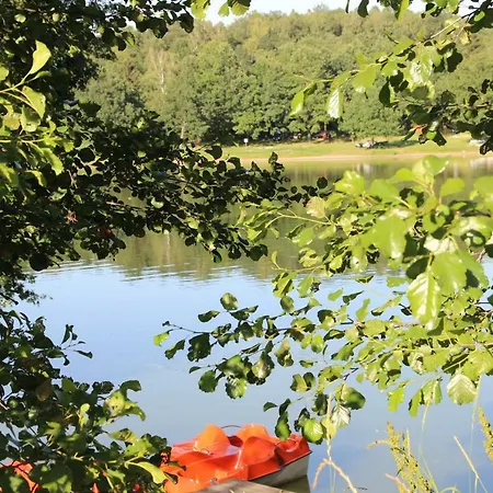 롯지 Nad Jeziorem W Karlowicach *