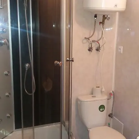 Nad Jeziorem W Karlowicach 롯지 Karlowice