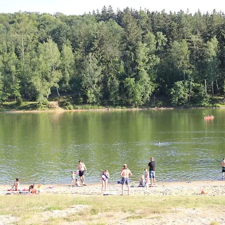 Chata Nad Jeziorem W Karlowicach *