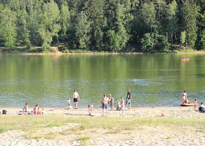 Nad Jeziorem W Karlowicach Lodge