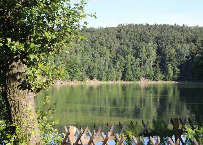 Nad Jeziorem W Karlowicach Lodge *