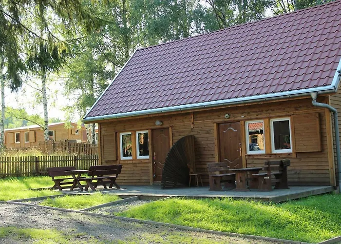 Nad Jeziorem W Karlowicach Lodge *